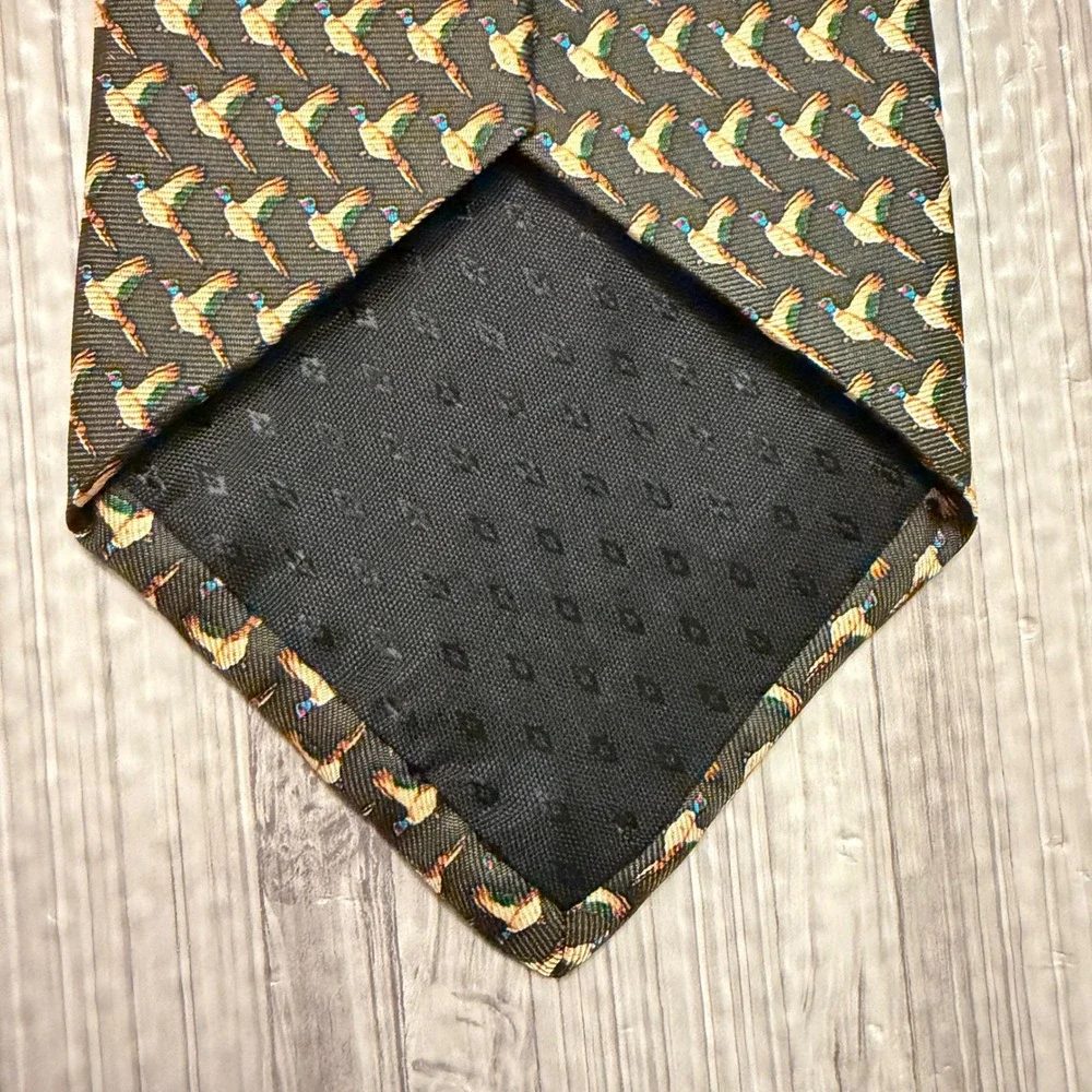 Museum Artifacts 100% Silk Tie Green Flying Pheasant Bird Hunting Outdoorsmen